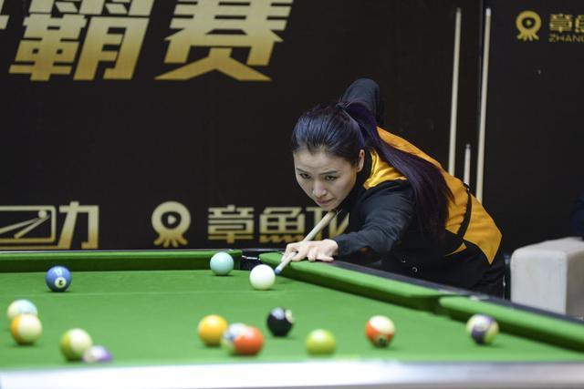 一边是杜兰 一边是杜兰