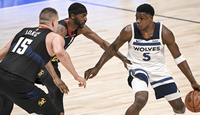 在小组赛首 在小组赛首